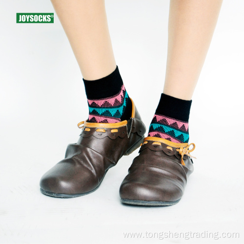 Nation style festive triangular shapes crew lady's socks